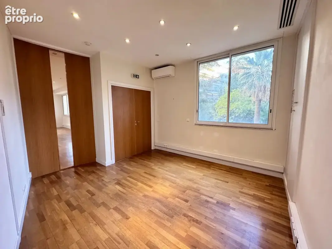 Cannes La Croisette - Appartement 100 m2 à vendre - Gros potentiel locatif - photo 9