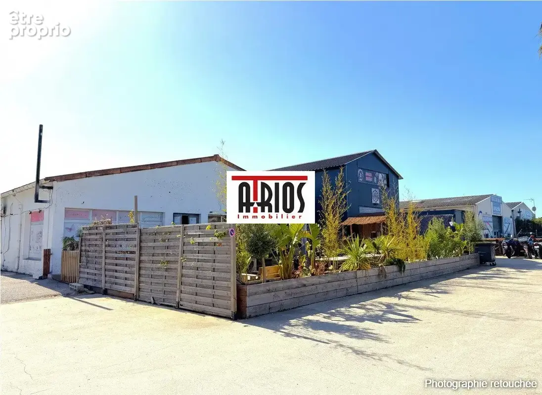 Commerce 235 m² à vendre à Hyeres (83400) - photo 2