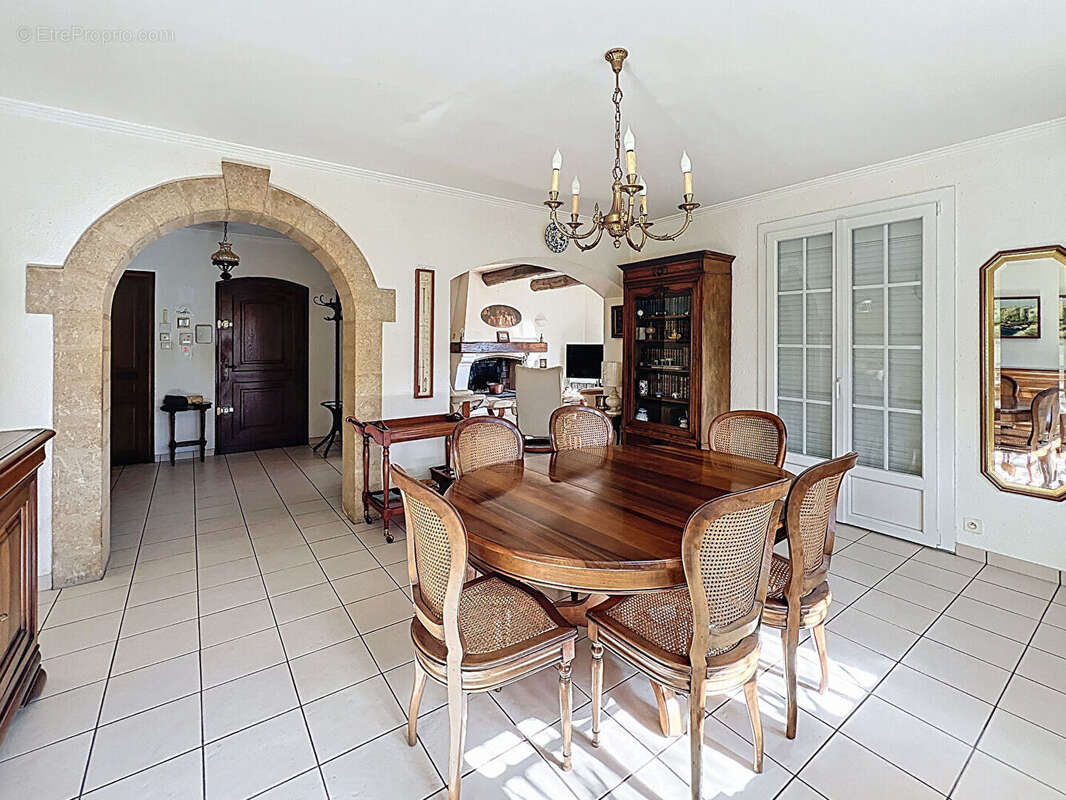 Maison à GREOUX-LES-BAINS