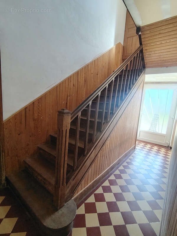 Maison à DAMPVITOUX
