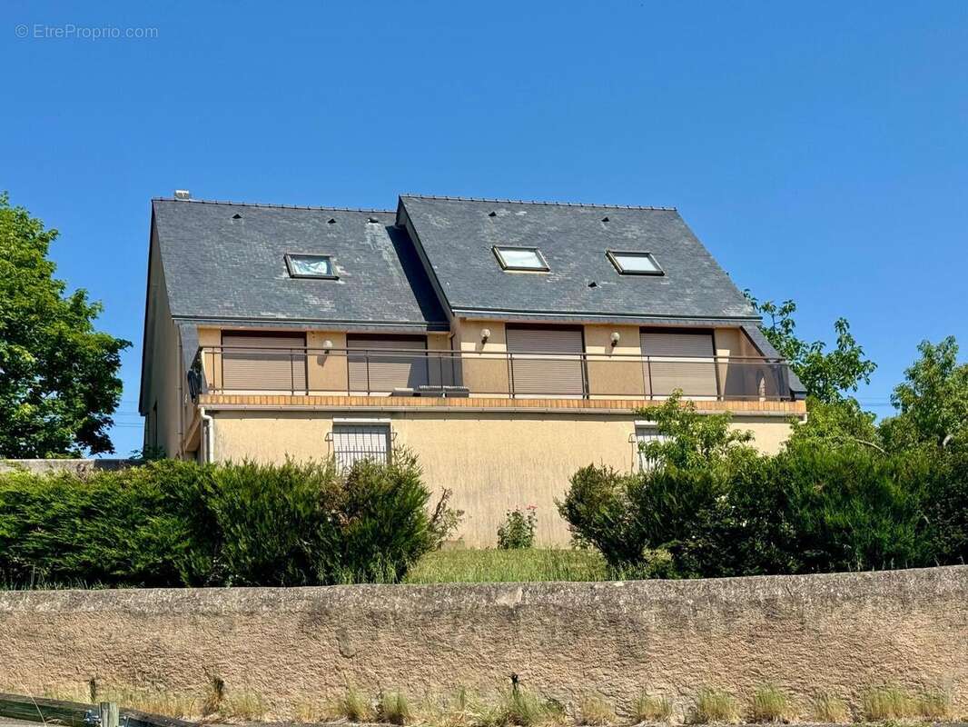   - Maison à THOUARS