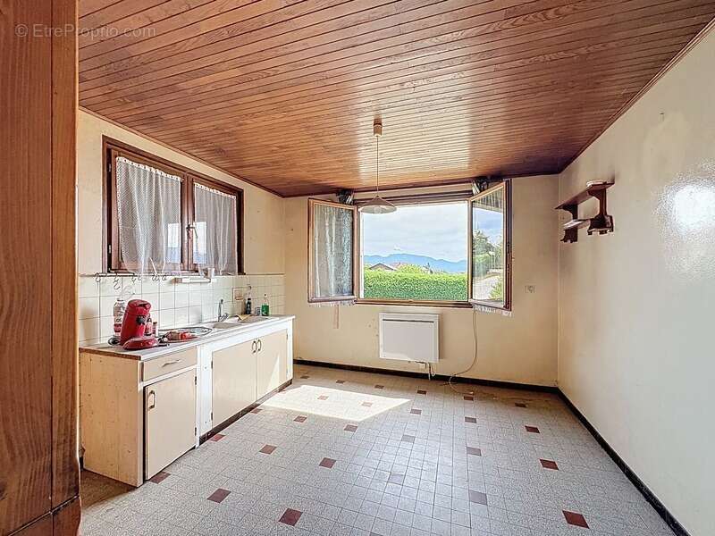 Maison à CRANVES-SALES