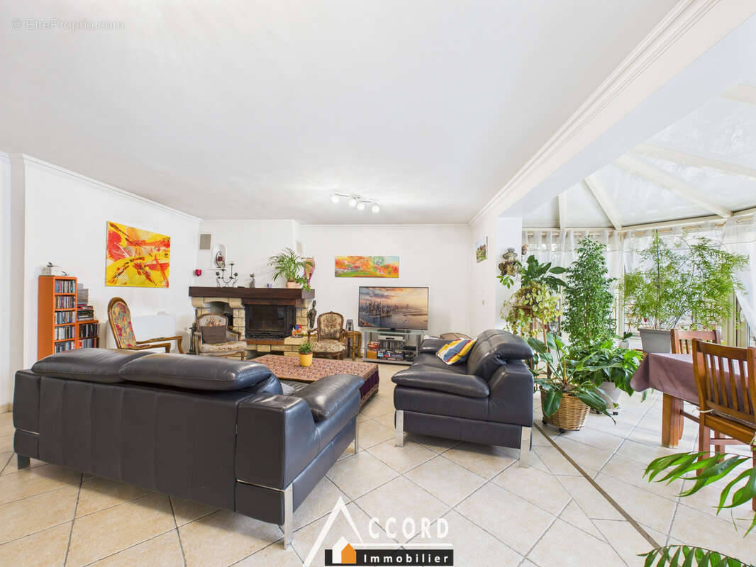 Maison à SARTROUVILLE