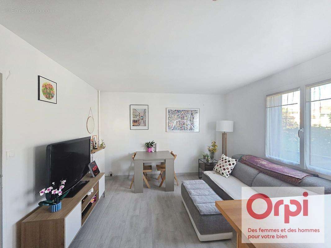 Appartement à ISSY-LES-MOULINEAUX