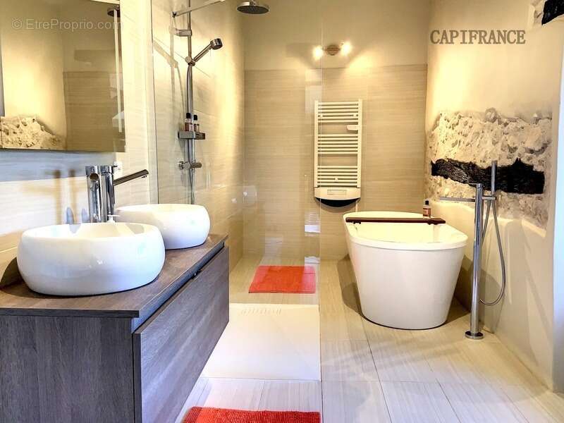 Maison à FORCALQUIER