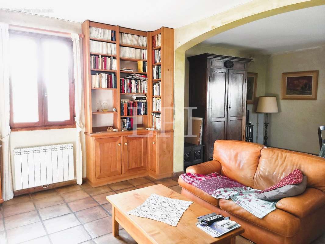 Maison à SAINT-SATURNIN-LES-APT