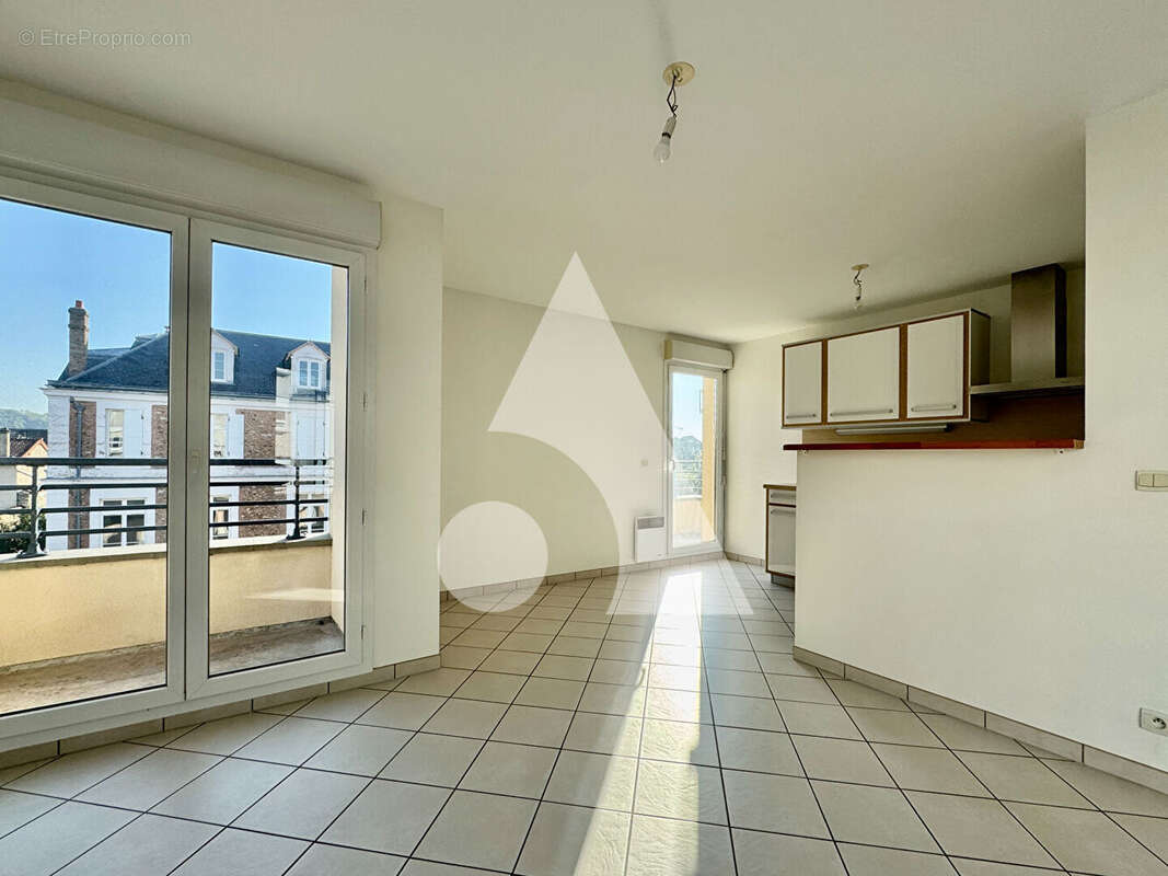 Appartement à CORBEIL-ESSONNES