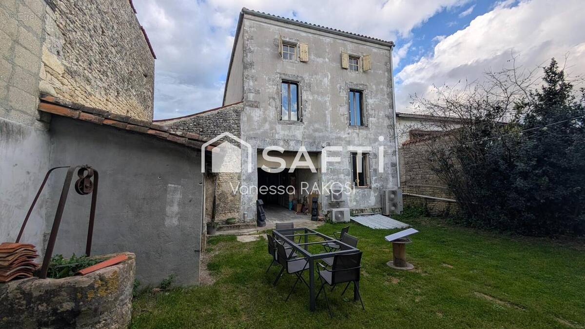 Photo 1 - Maison à MATHA