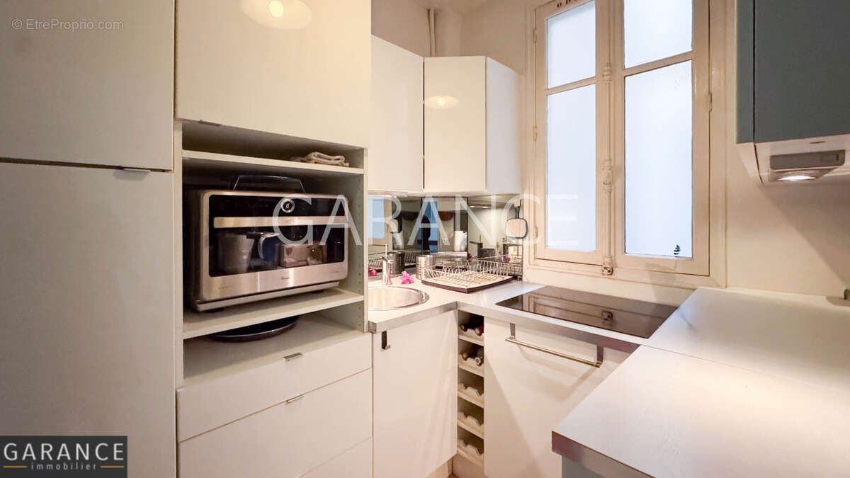 Appartement à PARIS-14E