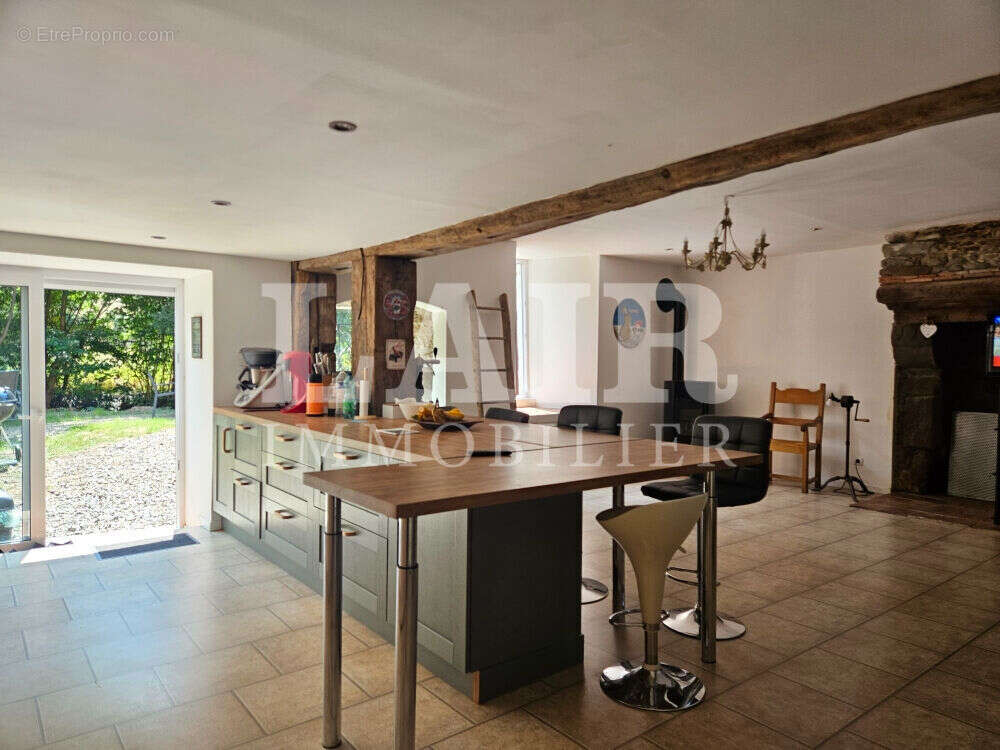 Maison à SAINT-LEONARD-DES-BOIS