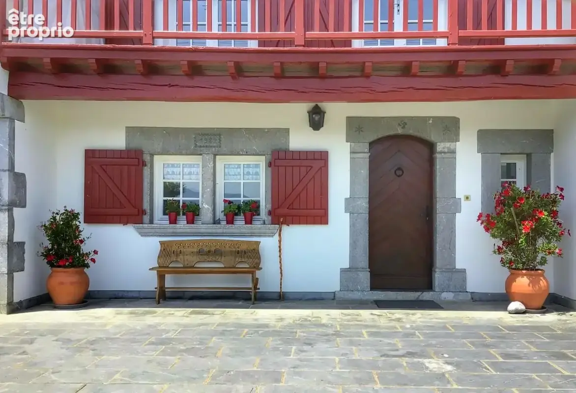 Maison 6 pièces 160 m² · à Saint-Palais · 160 m² · 386 000 €