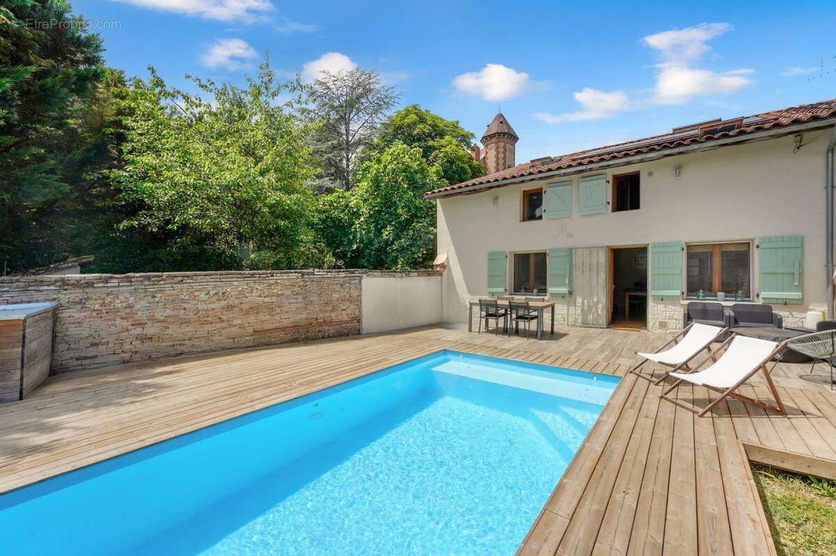  RARE – Cœur de Bouloc : Magnifique Toulousaine Rénovée de 157 m² avec Piscine - photo 1