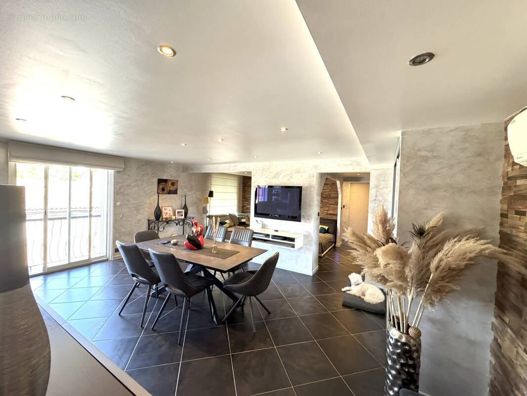 Appartement à SAINT-CYR-SUR-MER