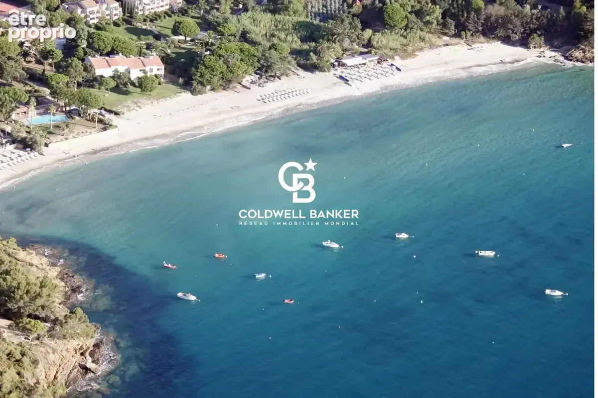 Terrain constructible avec permis purgé,  à 10 minutes à pied de la plage - photo 4