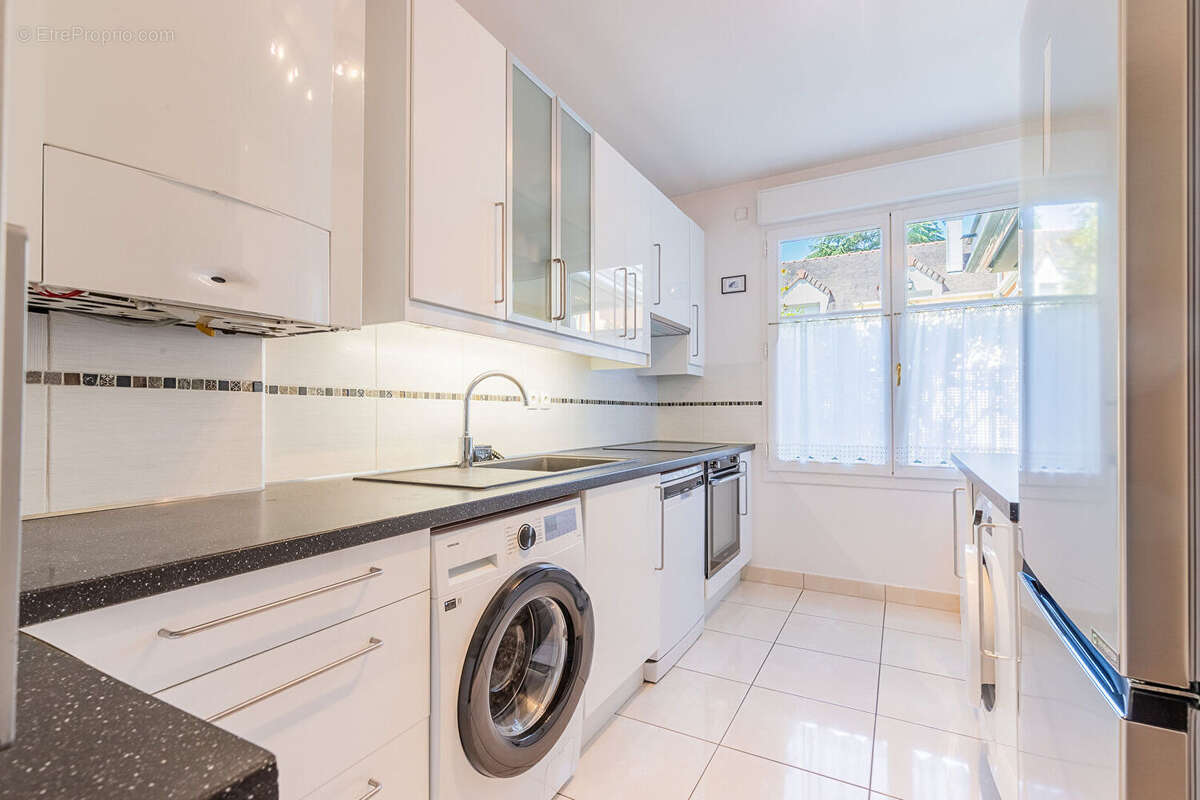 Appartement à VERRIERES-LE-BUISSON