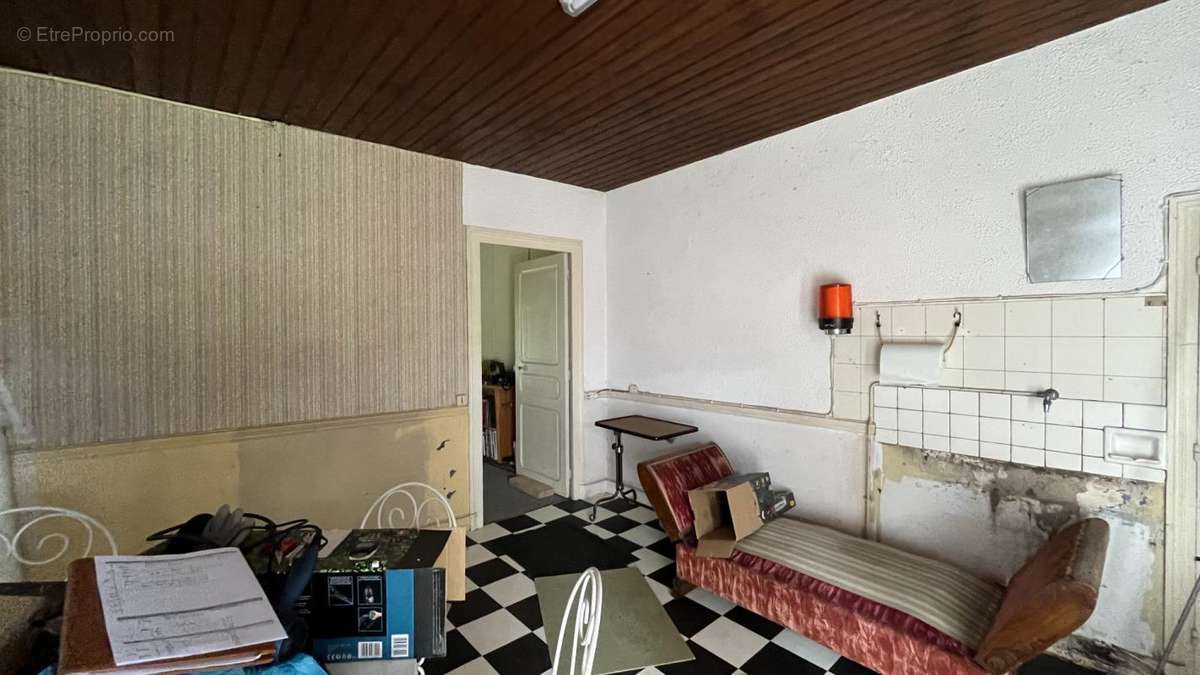 Maison à CHARBONNAT