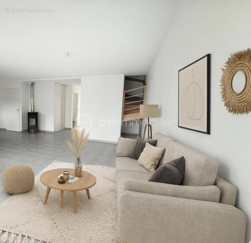 Maison à SAINTE-LUCE-SUR-LOIRE