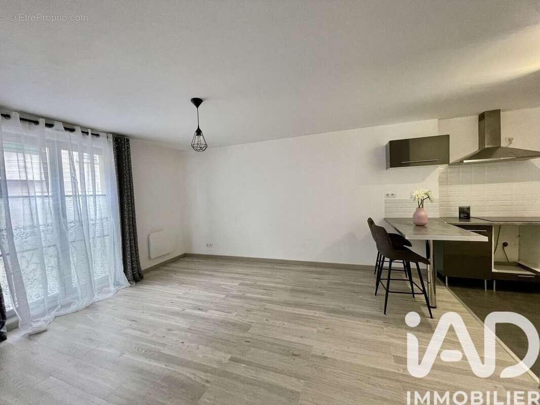 Photo 3 - Appartement à MOISSY-CRAMAYEL