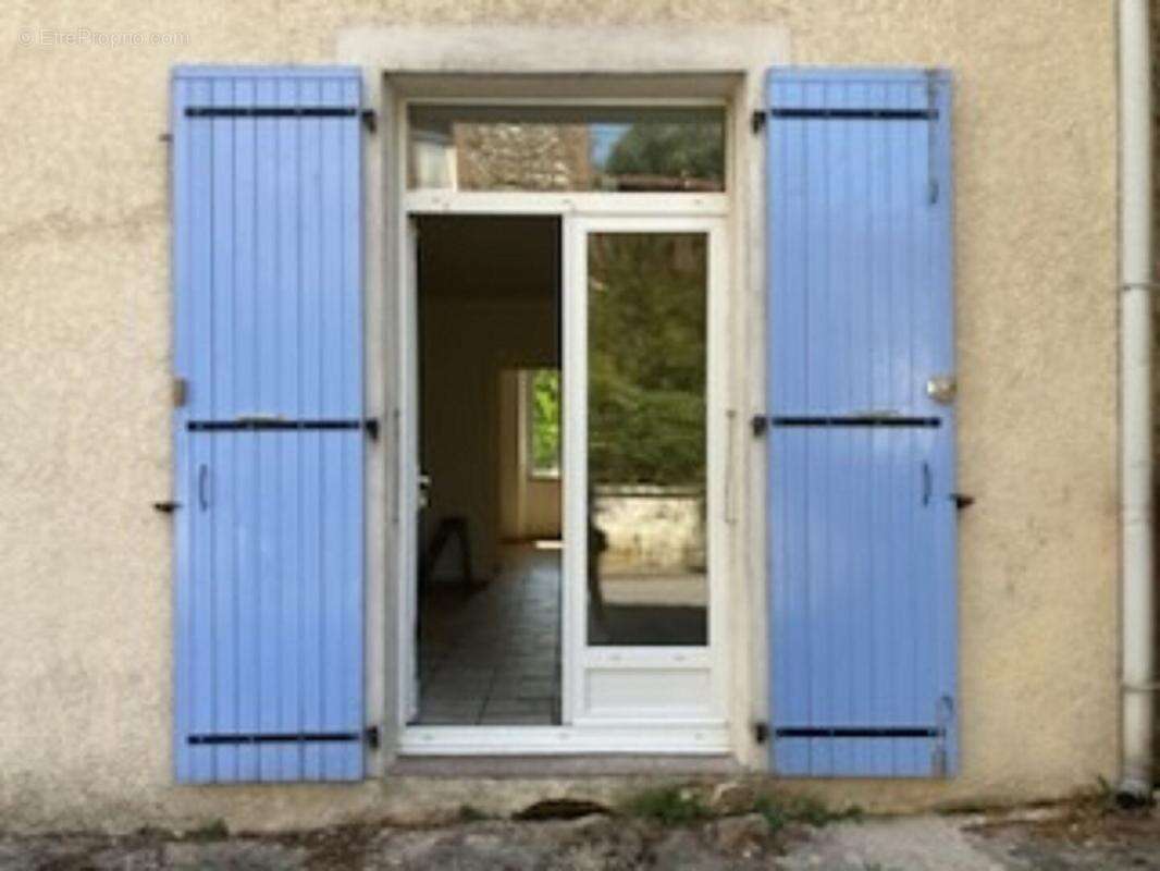 Maison à MEYRANNES