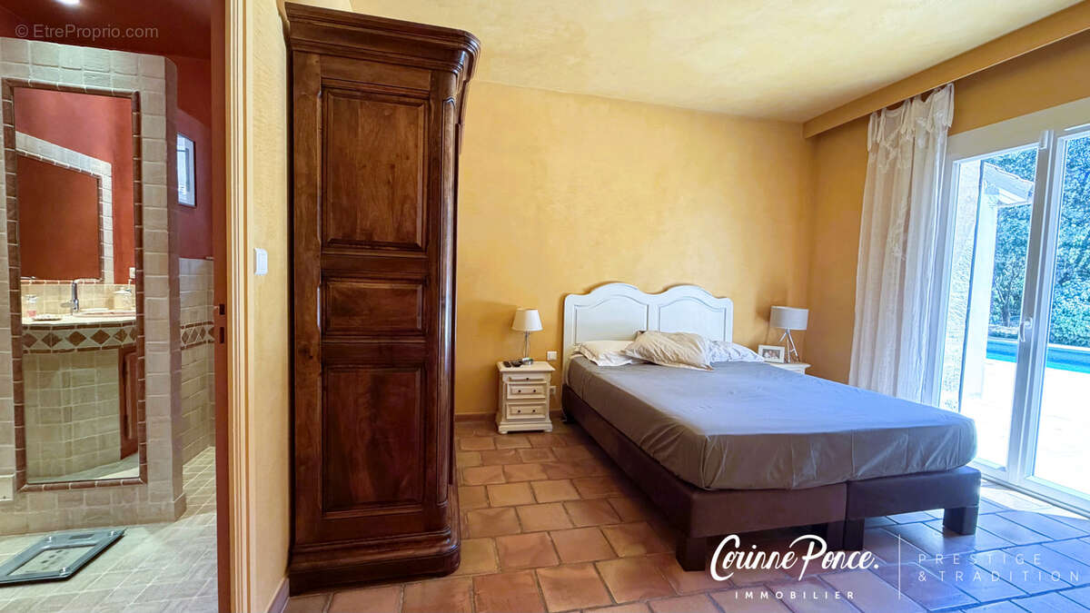 Nîmes maison de caractère type 5 Corinne Ponce immobilier - photo 8