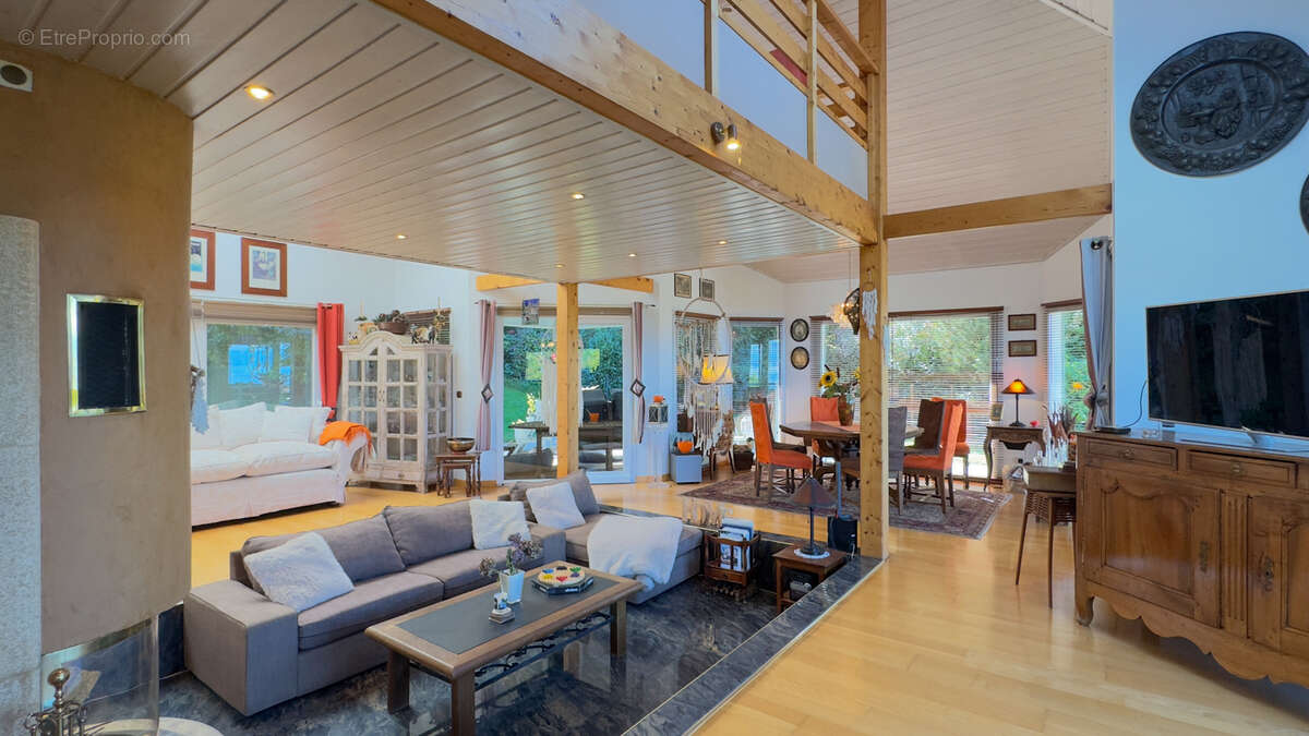 Maison à NEUVECELLE