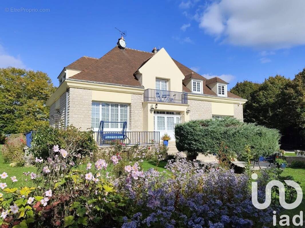 Photo 1 - Maison à OINVILLE-SOUS-AUNEAU