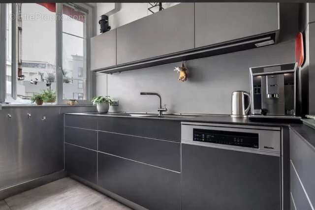 Appartement à PARIS-11E