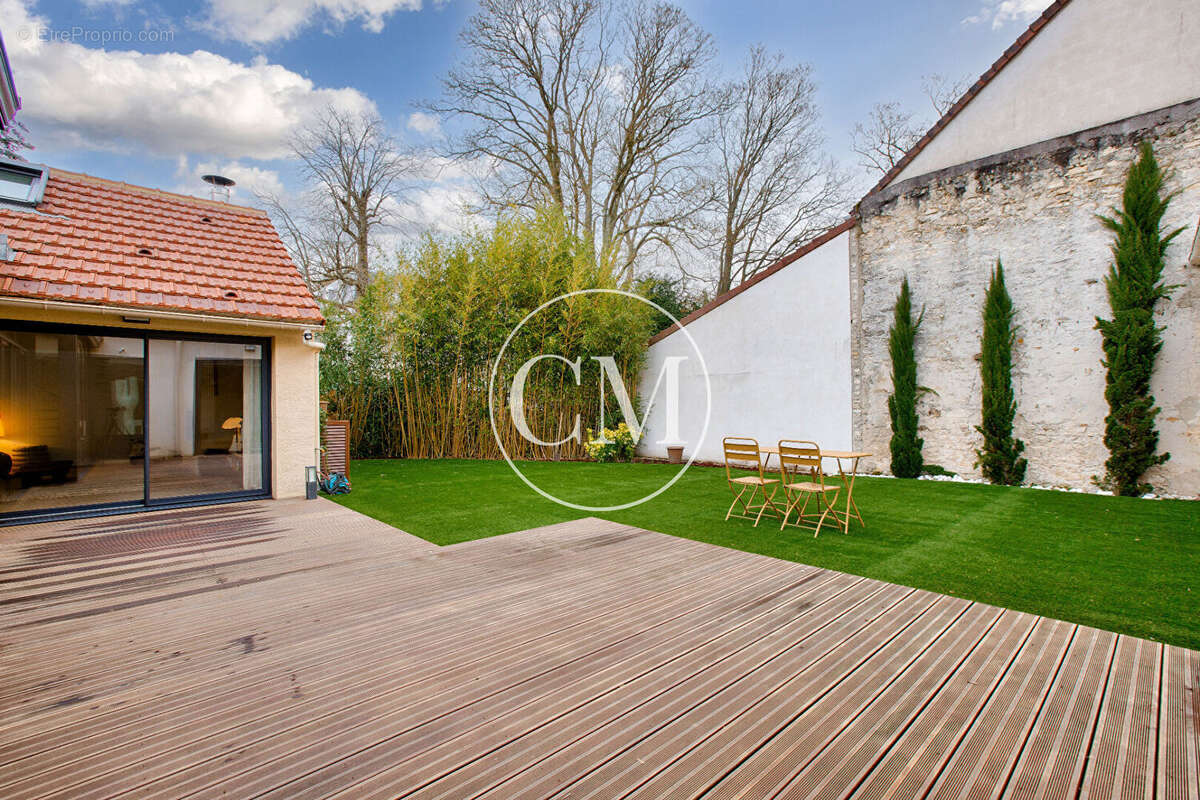 Maison à CRESPIERES