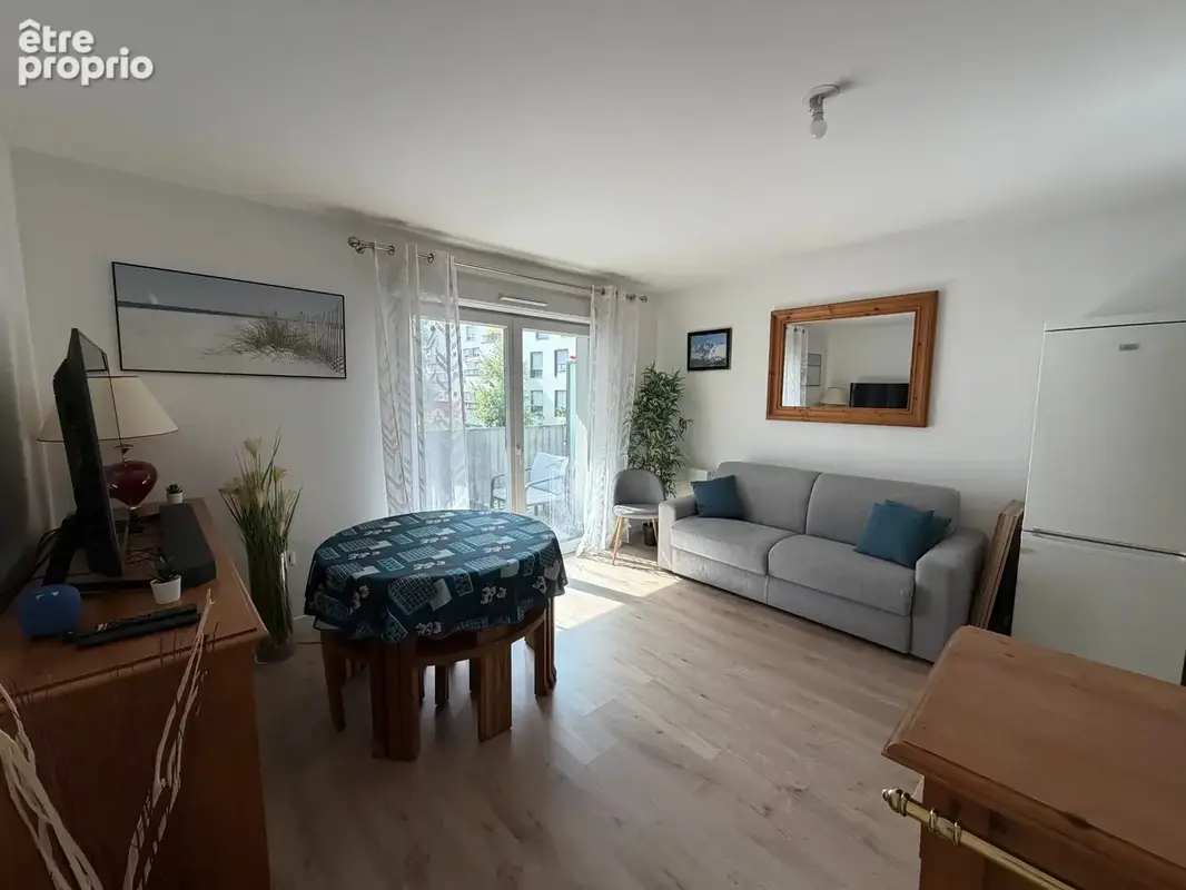 EXCLUSIVITÉ – Appartement récent, balcon, parking et gare à pied : un 2 pièces prêt à vivre ! - photo 4