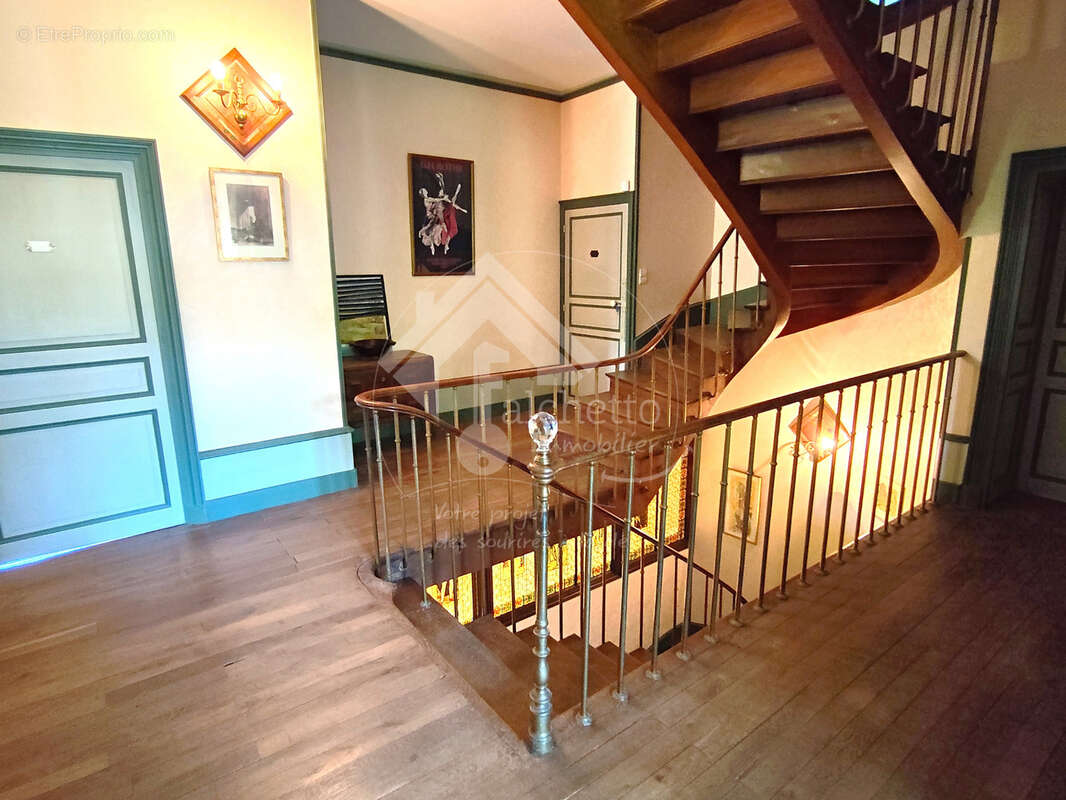 Château avec 30ha - Allier - photo 9