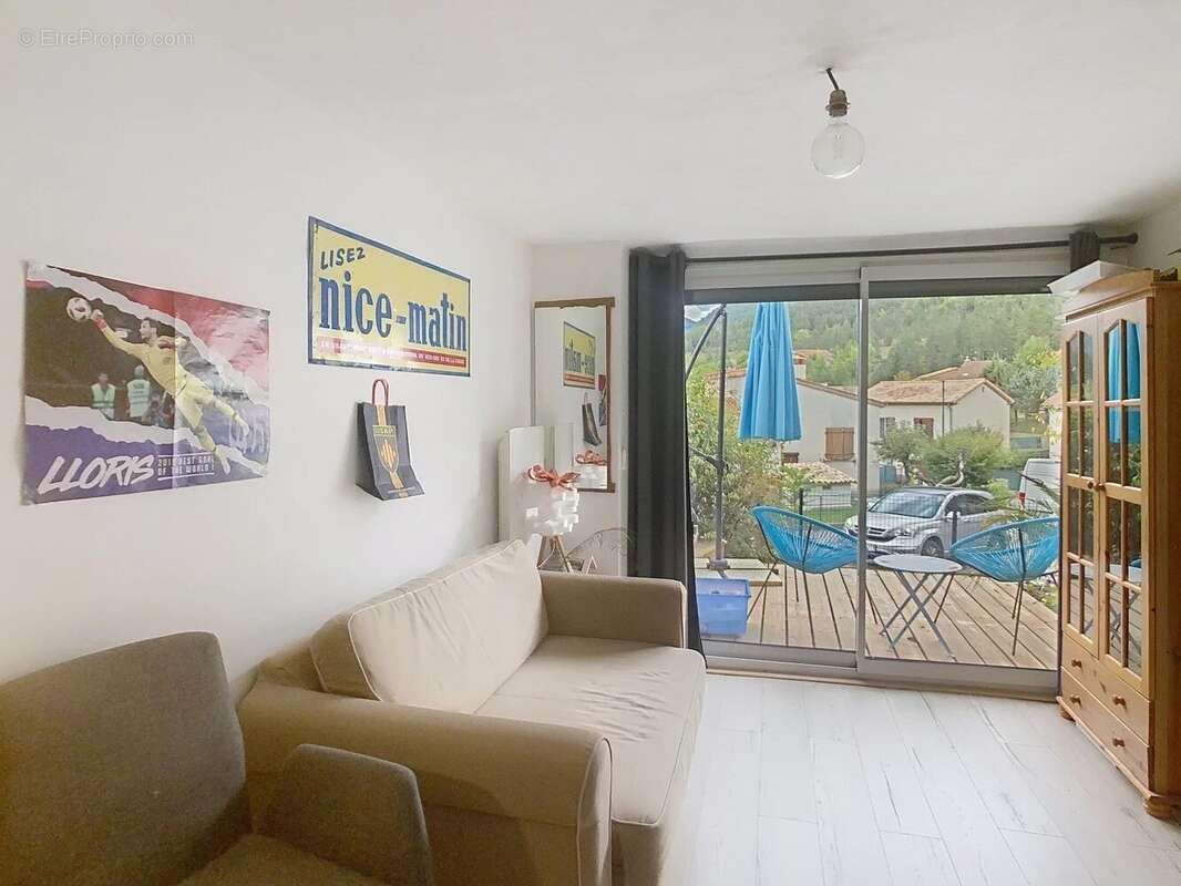 Maison 118m2 (F3 + Studio), jardin 400m2, cave. - photo 8