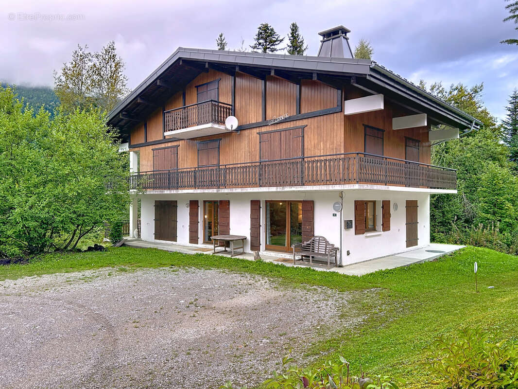 Les Gets - Appartement T4 de 92 m2 - Rez-de-jardin - photo 10