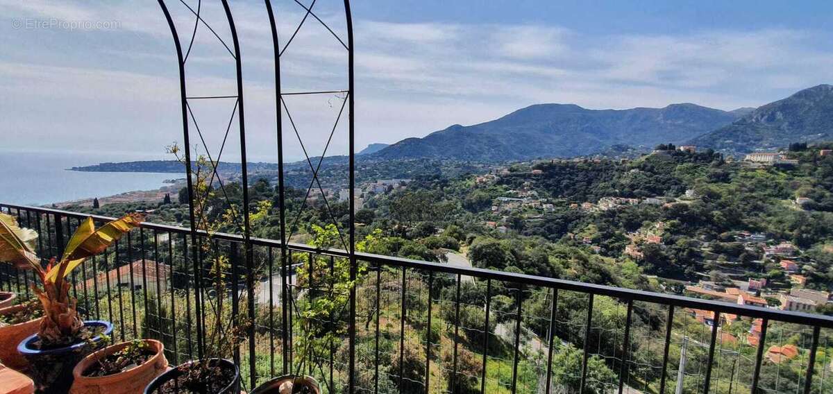 Appartement à MENTON