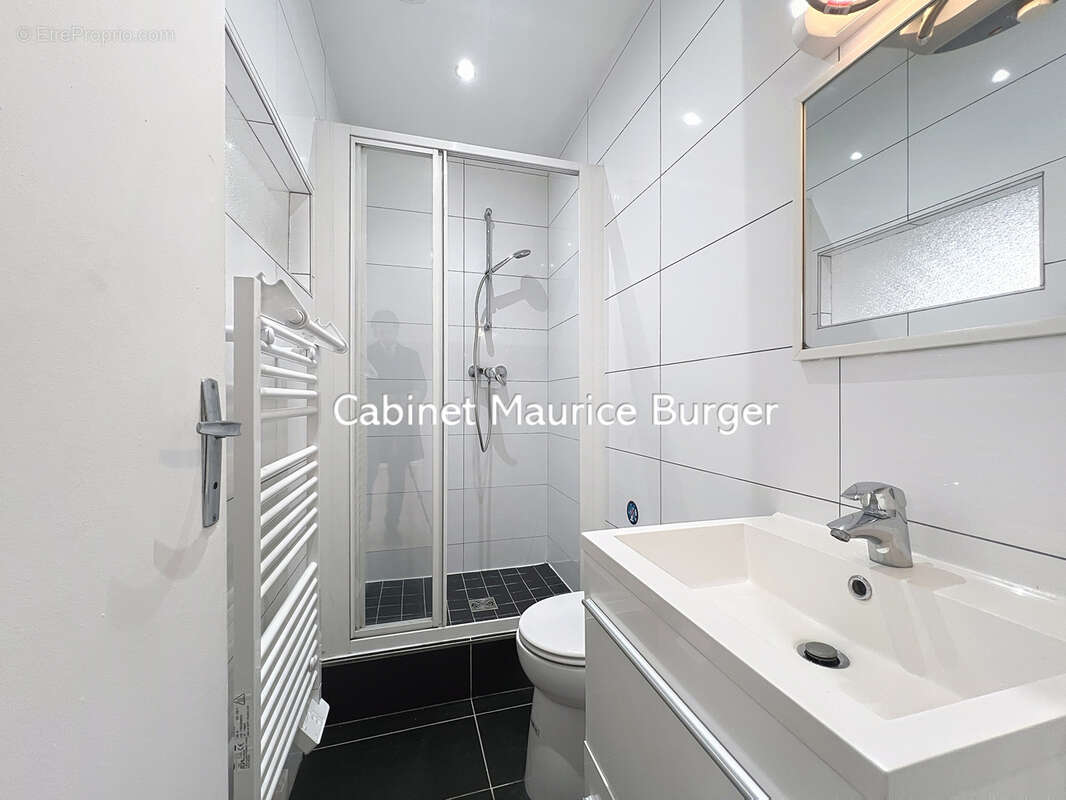 Appartement à PARIS-1E