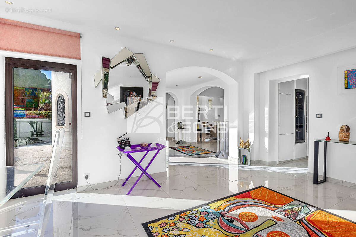 Maison à MANDELIEU-LA-NAPOULE