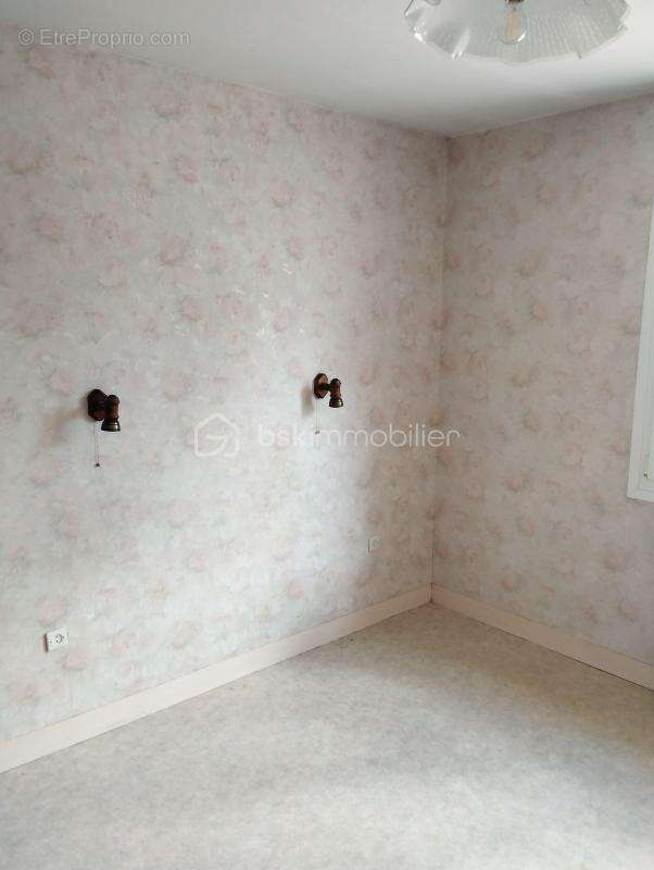 Maison de plain-pied en ville - photo 5