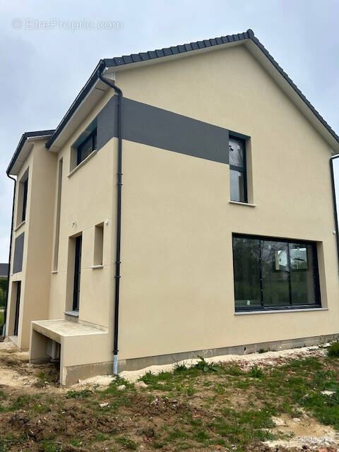 Maison à SAINT-JACQUES-SUR-DARNETAL