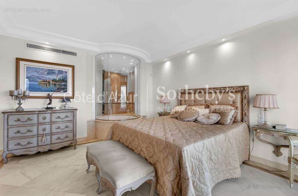 Maison à MANDELIEU-LA-NAPOULE