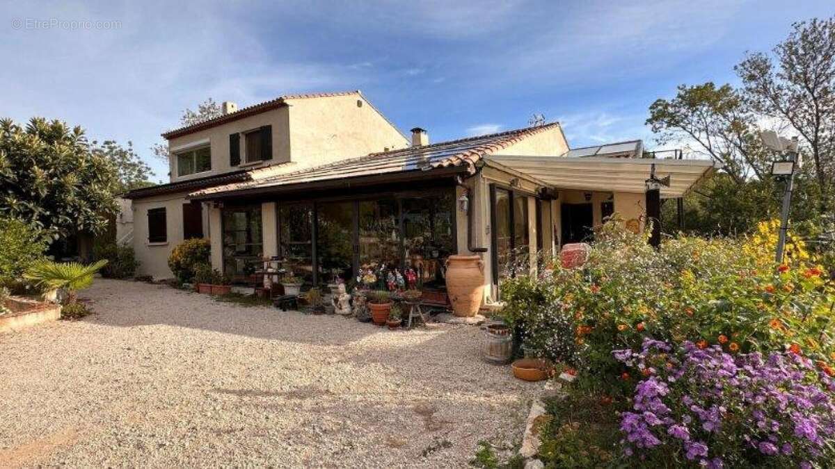 Photo 2 - Maison à AUBAGNE