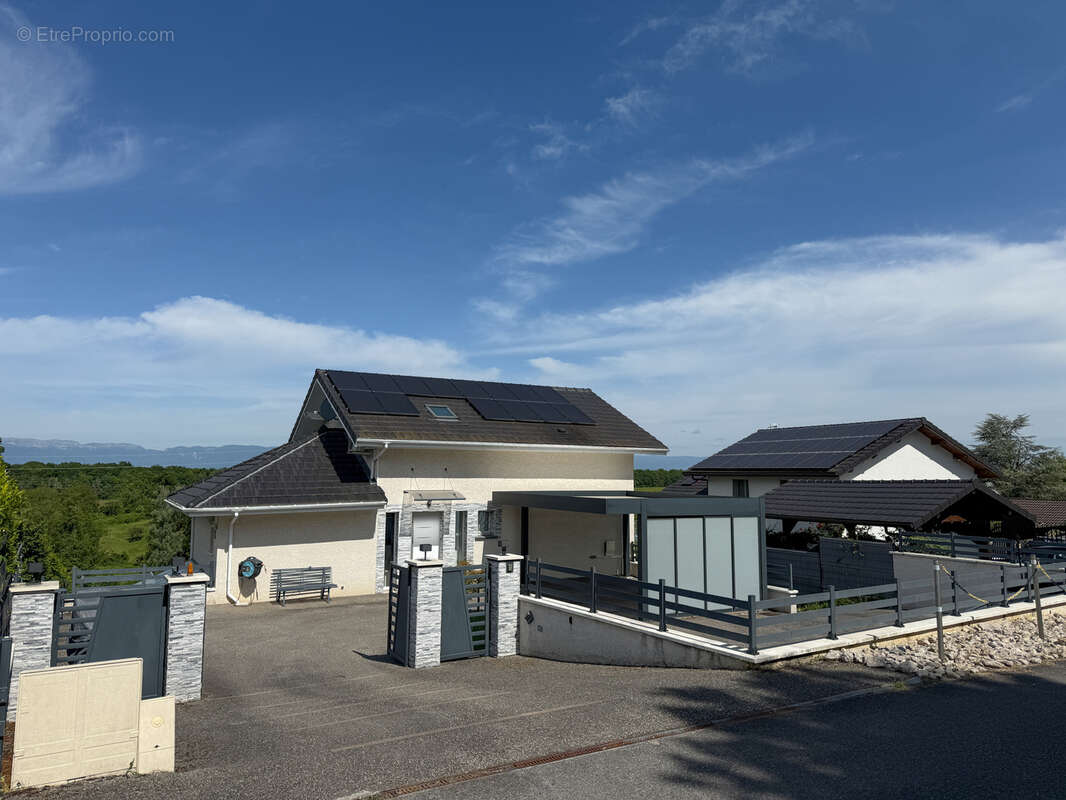 Maison à SAINT-CERGUES