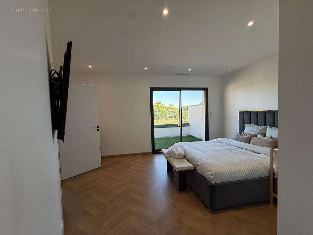 Villa individuelle 142 m² hab + garage sur 300 m terrain avec piscine - photo 14