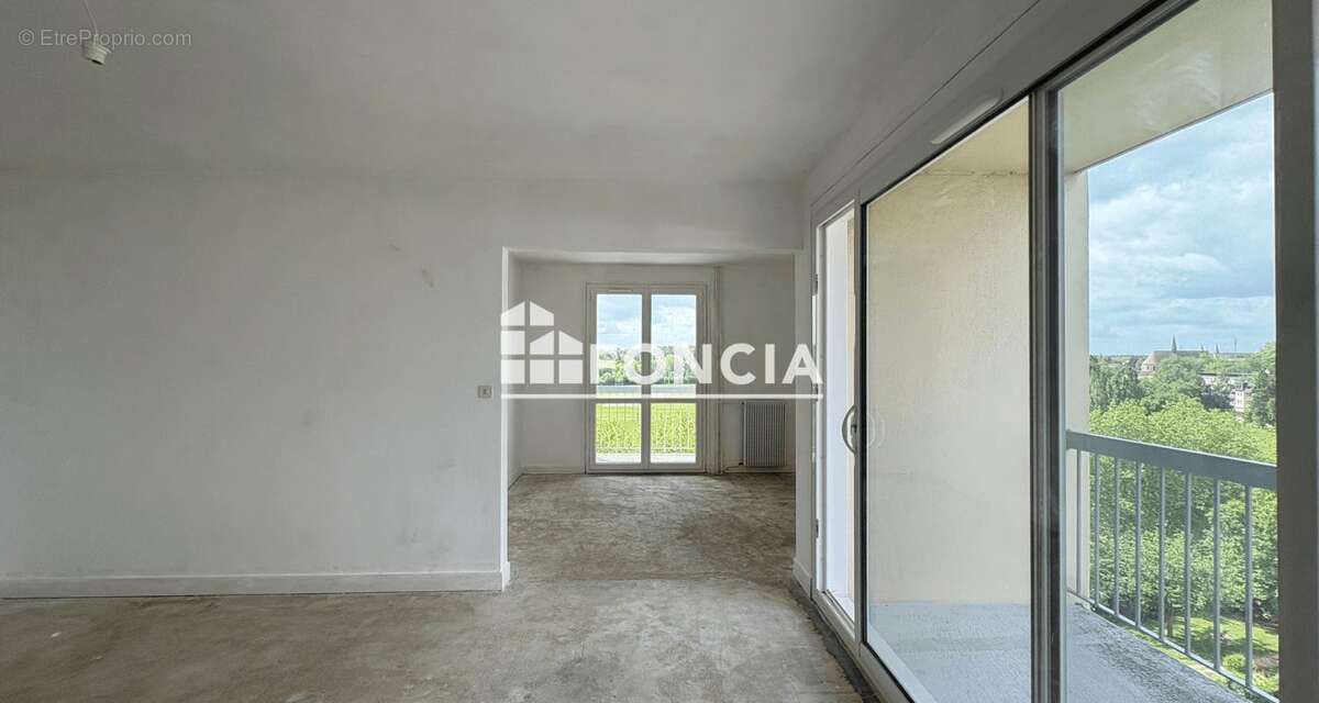 CHARTRES BAS-BOURGS - Appartement 3P à relifter vue carte postale - photo 3