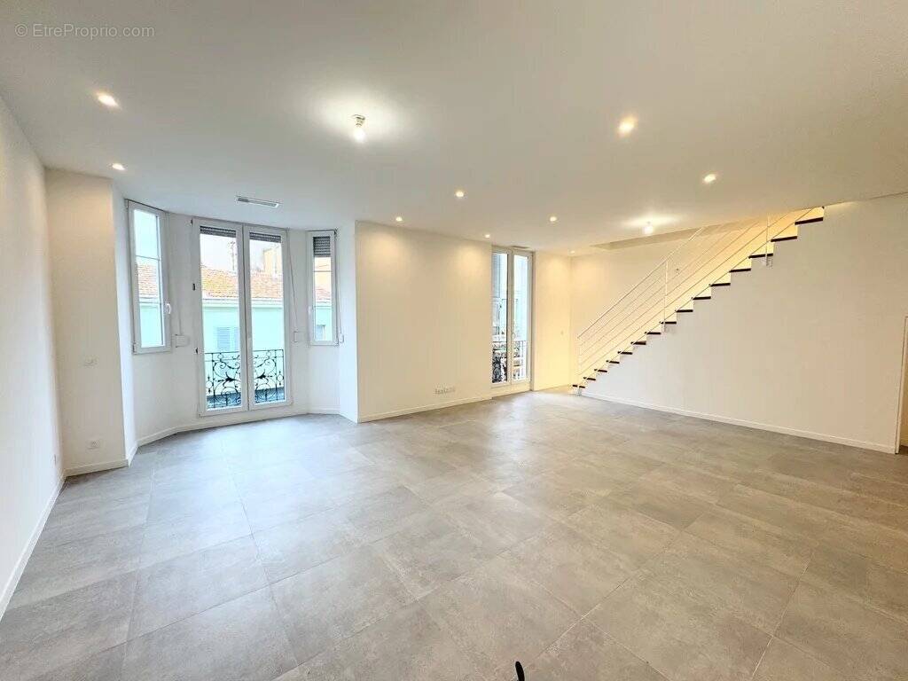 Appartement à ROQUEBRUNE-CAP-MARTIN