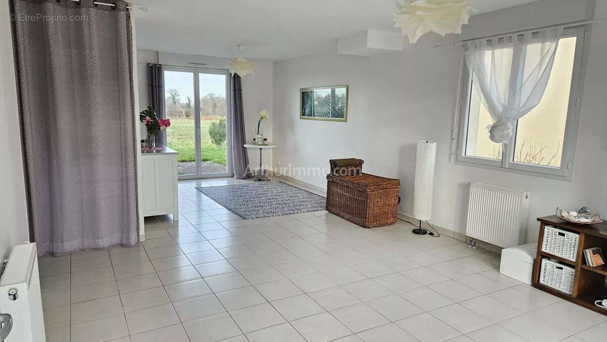 Maison à SALLENELLES