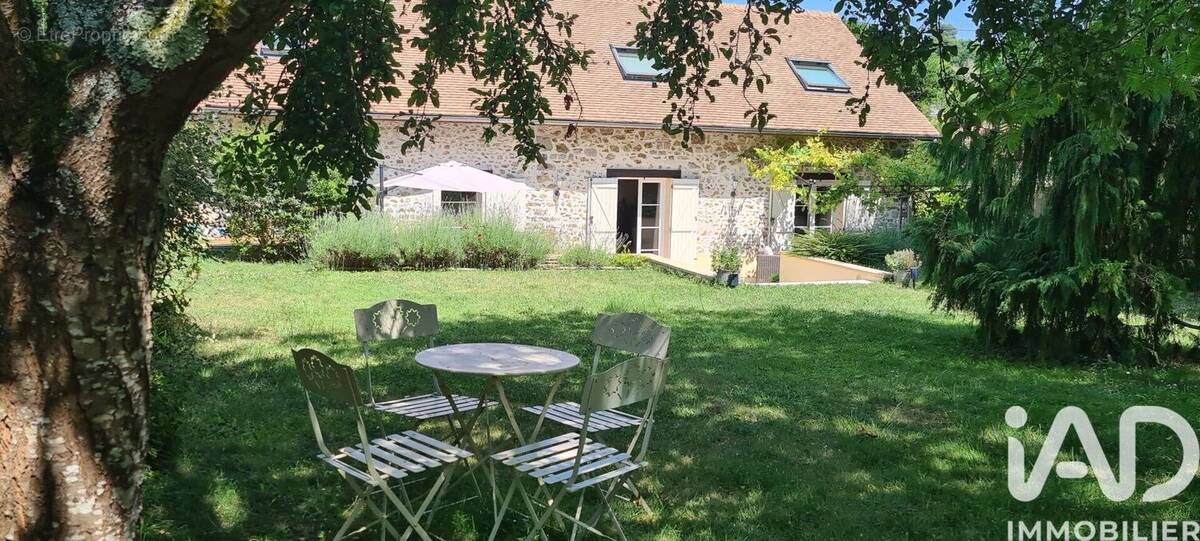 Photo 1 - Maison à FONTENAY-LES-BRIIS