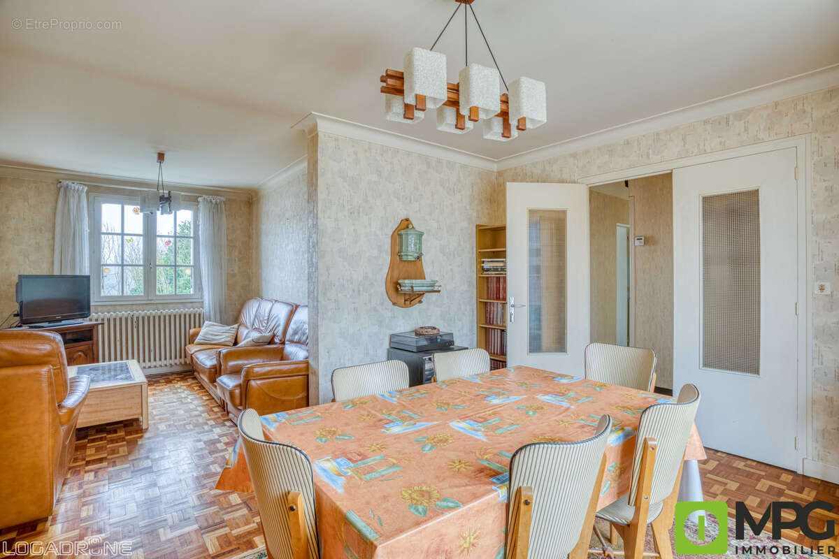 Maison à MONSEMPRON-LIBOS