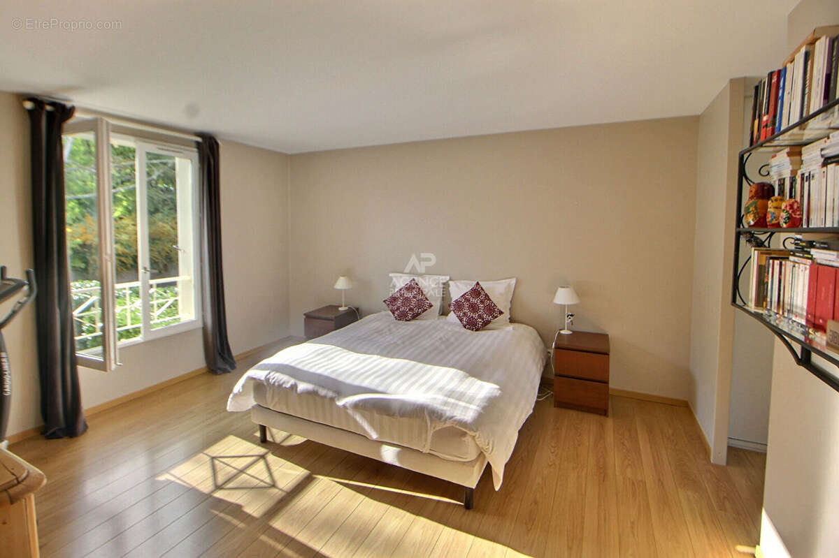 Maison à VERNEUIL-SUR-SEINE