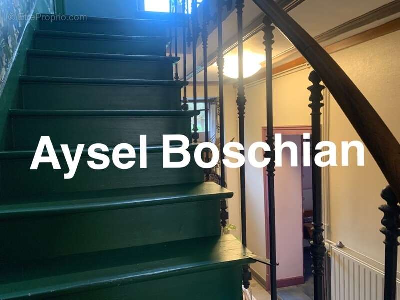 Maison à VIVIERS-SUR-CHIERS