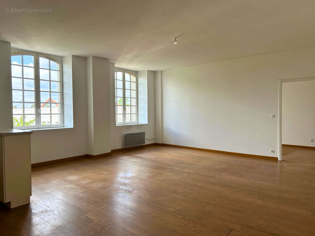 APPARTEMENT T3 avec ascenseur et double stationnement, quartier Martell COGNAC - photo 2