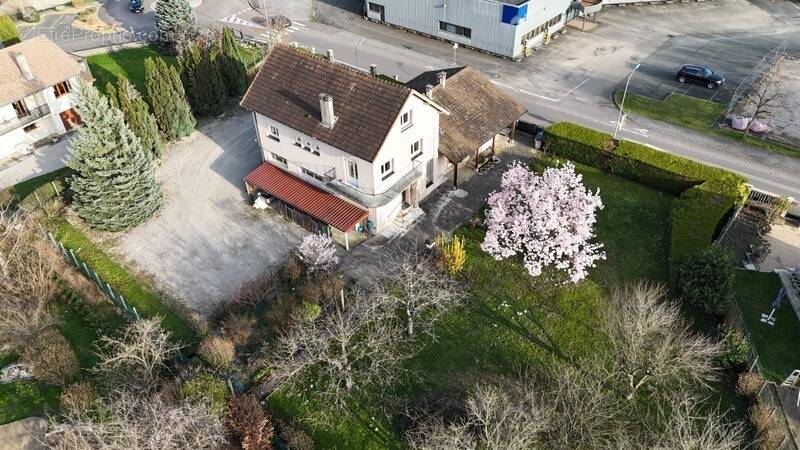 Maison à MONTMOROT